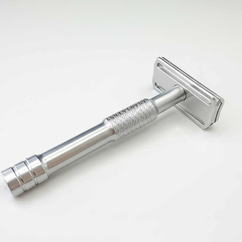 Safety razor and grooming tools for precision shaving